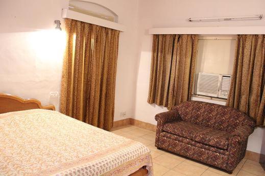 دهرادون Lakshmi Guest House الغرفة الصورة